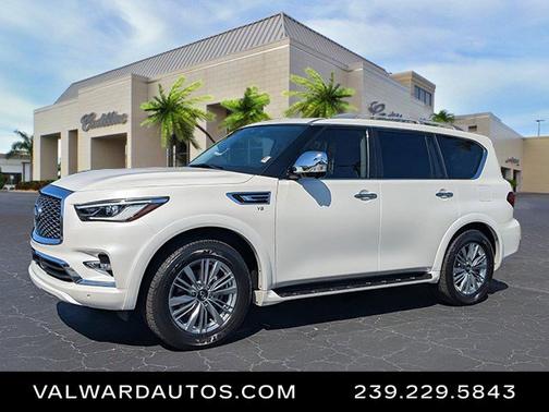 2023 INFINITI QX80 LUXE