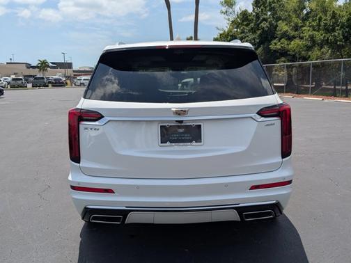 2023 Cadillac XT6 FWD Premium Luxury