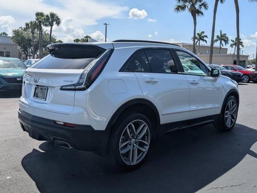 2022 Cadillac XT4 AWD Sport