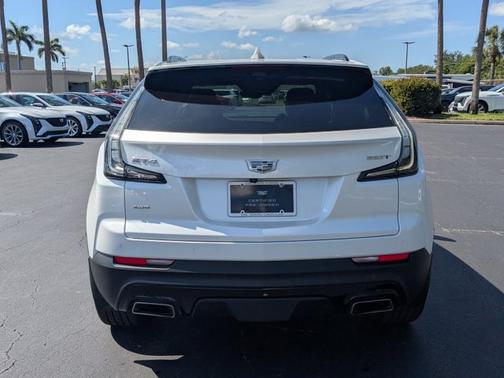 2022 Cadillac XT4 AWD Sport