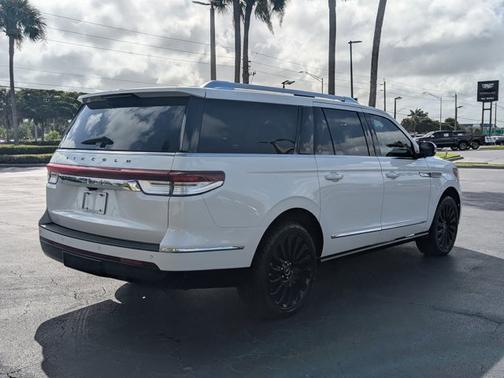 2022 Lincoln Navigator L Black Label