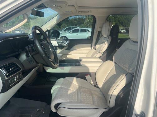 2022 Lincoln Navigator L Black Label