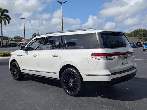 2022 Lincoln Navigator L Black Label