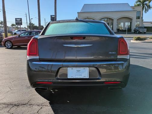 2016 Chrysler 300 Limited