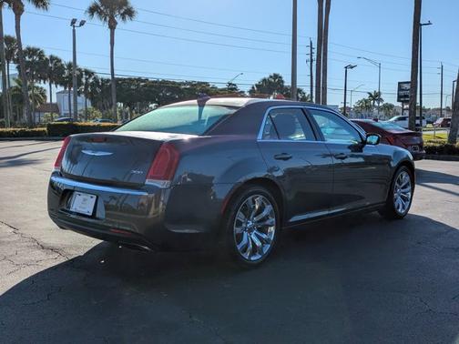 2016 Chrysler 300 Limited