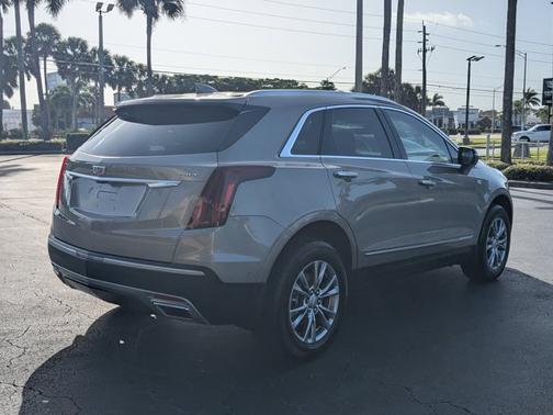 2022 Cadillac XT5 FWD Premium Luxury