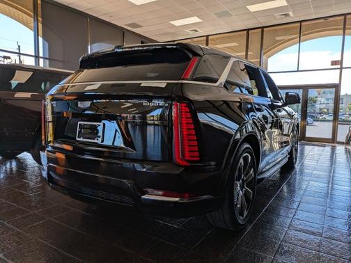 2025 Cadillac Escalade IQ Luxury 2