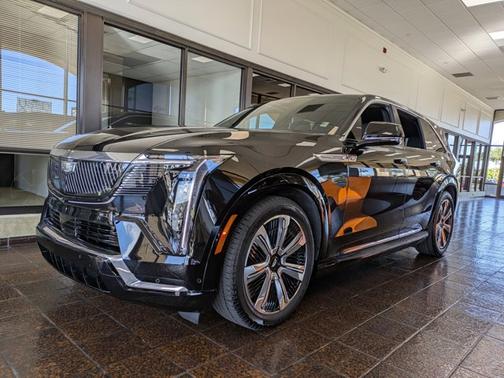 2025 Cadillac Escalade IQ Luxury 2