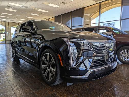 2025 Cadillac Escalade IQ Luxury 2