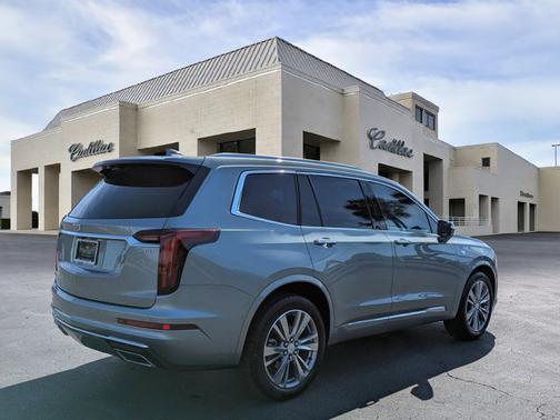 2024 Cadillac XT6 FWD Premium Luxury