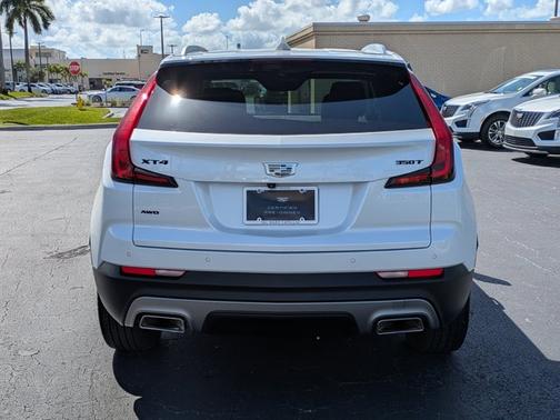 2023 Cadillac XT4 AWD Premium Luxury