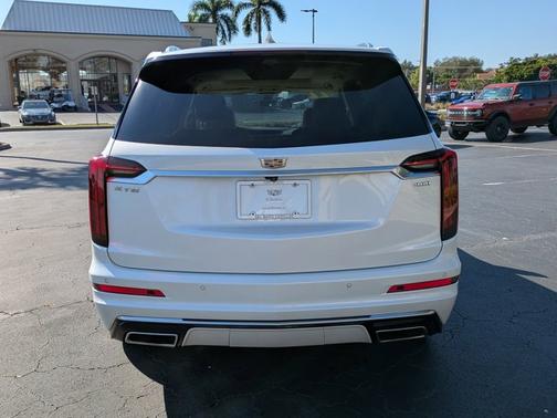 2022 Cadillac XT6 Premium Luxury
