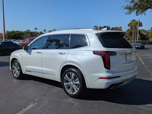 2022 Cadillac XT6 Premium Luxury