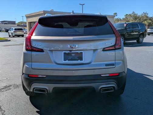 2023 Cadillac XT4 FWD Premium Luxury