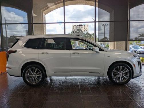 Crystal White Tricoat 2023 Cadillac XT6 AWD Premium Luxury