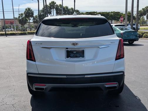2022 Cadillac XT5 FWD Premium Luxury
