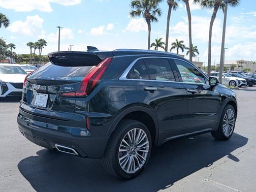 2024 Cadillac XT4 FWD Premium Luxury