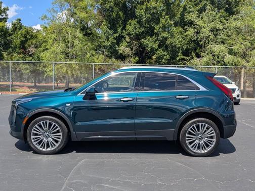 2024 Cadillac XT4 FWD Premium Luxury