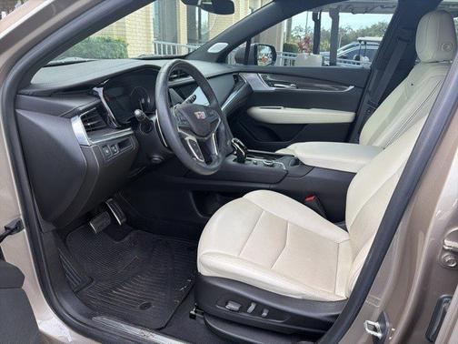 2023 Cadillac XT5 AWD Sport