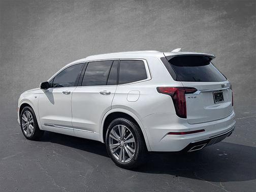 2023 Cadillac XT6 FWD Premium Luxury