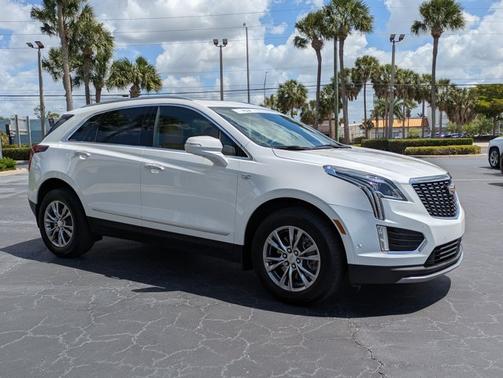 Crystal White Tricoat 2023 Cadillac XT5 FWD Premium Luxury