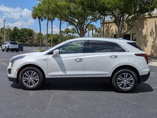 Crystal White Tricoat 2023 Cadillac XT5 FWD Premium Luxury