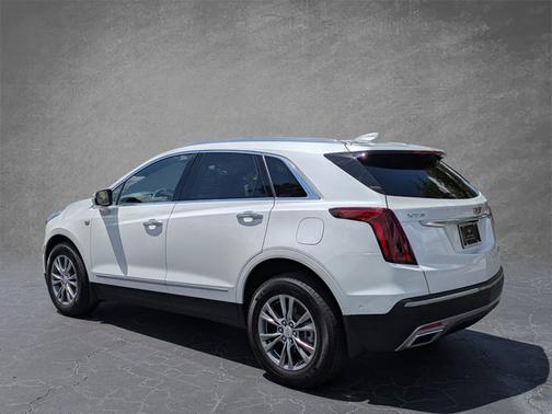 Crystal White Tricoat 2023 Cadillac XT5 FWD Premium Luxury