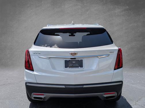 Crystal White Tricoat 2023 Cadillac XT5 FWD Premium Luxury