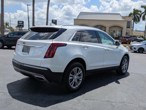 Crystal White Tricoat 2023 Cadillac XT5 FWD Premium Luxury