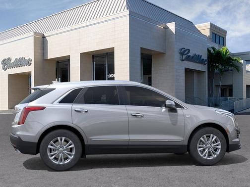 Argent Silver Metallic 2026 Cadillac XT5 FWD Luxury