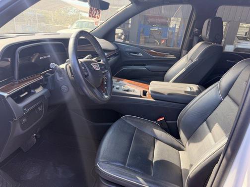 2022 Cadillac Escalade Premium Luxury