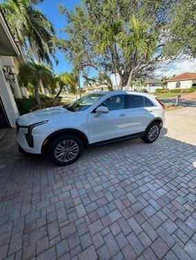 2025 Cadillac XT4 FWD Premium Luxury