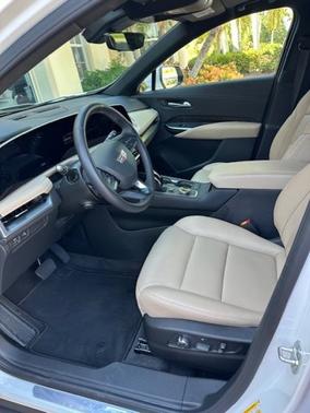 2025 Cadillac XT4 FWD Premium Luxury