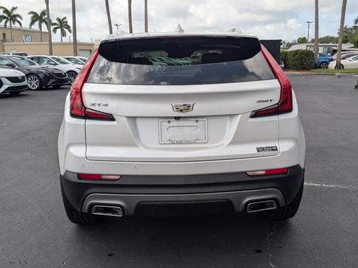 2021 Cadillac XT4 FWD Premium Luxury