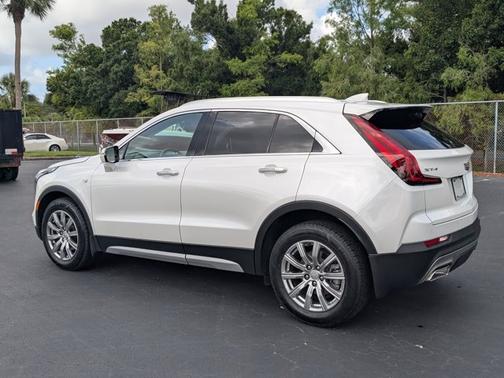 2021 Cadillac XT4 FWD Premium Luxury