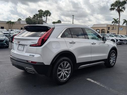 2021 Cadillac XT4 FWD Premium Luxury