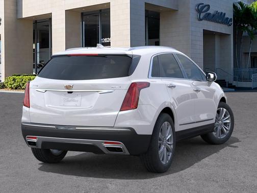 Crystal White Tricoat 2026 Cadillac XT5 FWD Premium Luxury