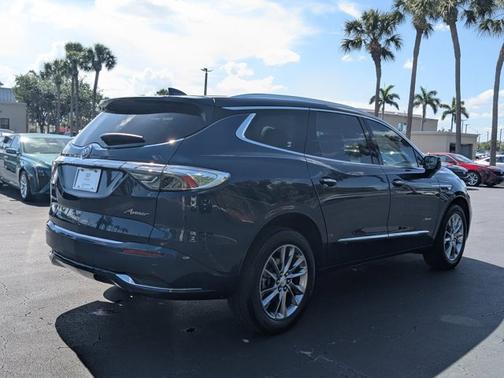 2022 Buick Enclave Avenir