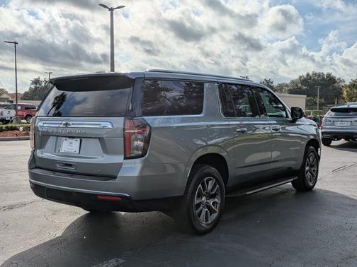 2024 Chevrolet Suburban LT