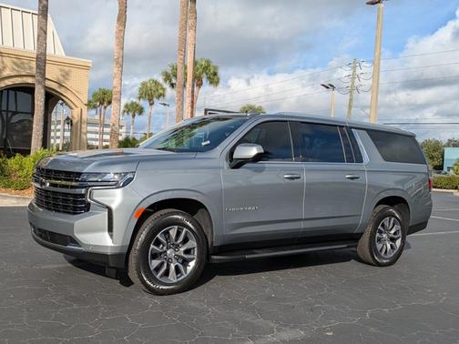 2024 Chevrolet Suburban LT