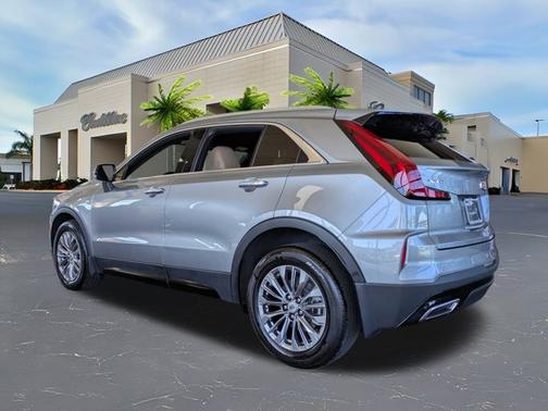 2024 Cadillac XT4 FWD Premium Luxury