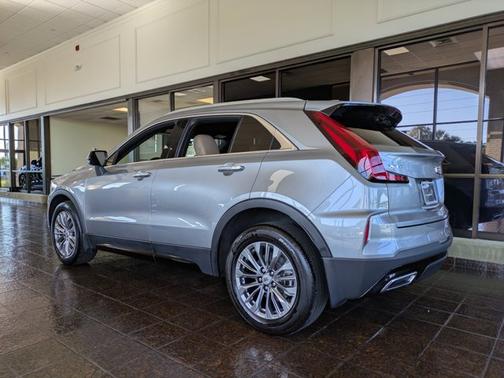 2024 Cadillac XT4 FWD Premium Luxury