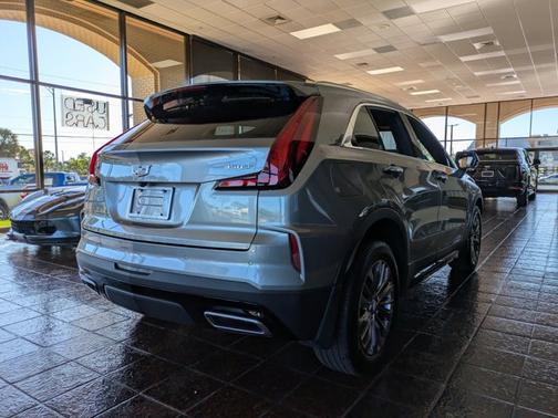 2024 Cadillac XT4 FWD Premium Luxury
