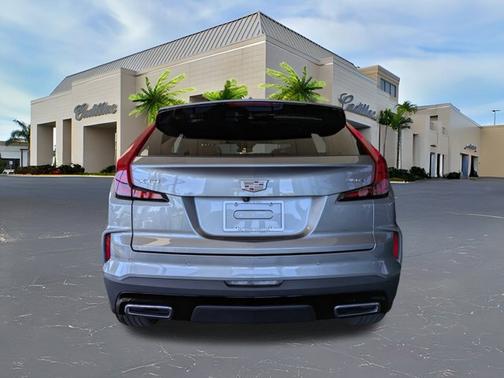 2024 Cadillac XT4 FWD Premium Luxury