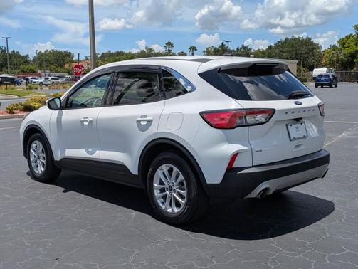 Oxford White 2021 Ford Escape SE