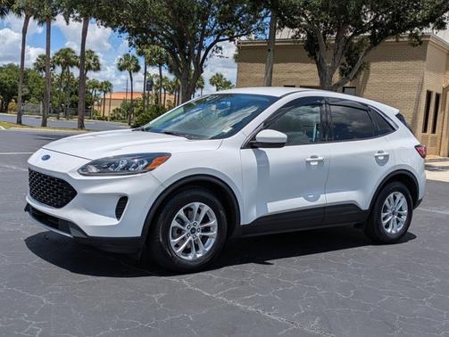 Oxford White 2021 Ford Escape SE
