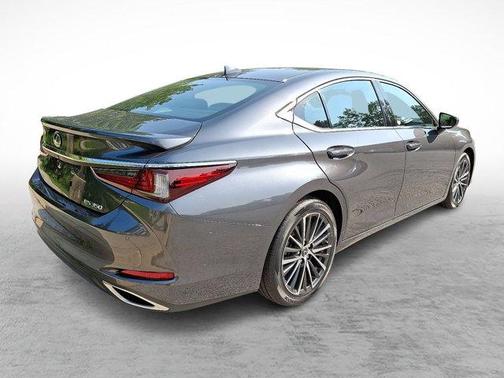 2022 Lexus ES 350 Base