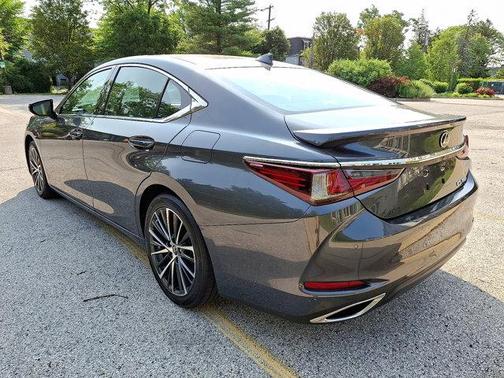 2022 Lexus ES 350 Base