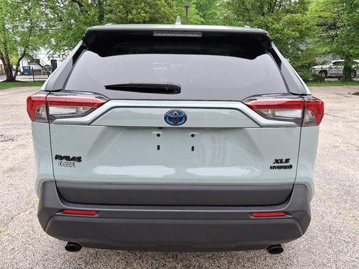 2021 Toyota RAV4 Hybrid XLE Premium