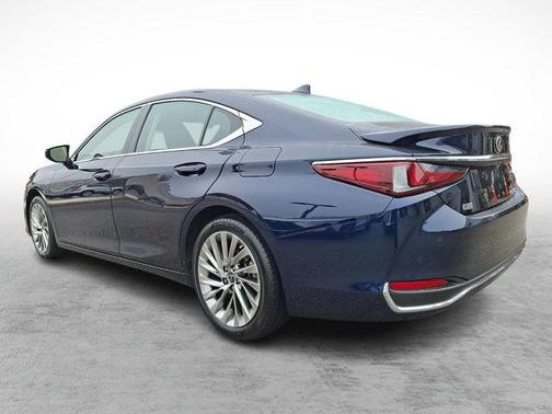 2023 Lexus ES 300h Luxury